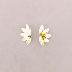Blütenohrringe in Gold