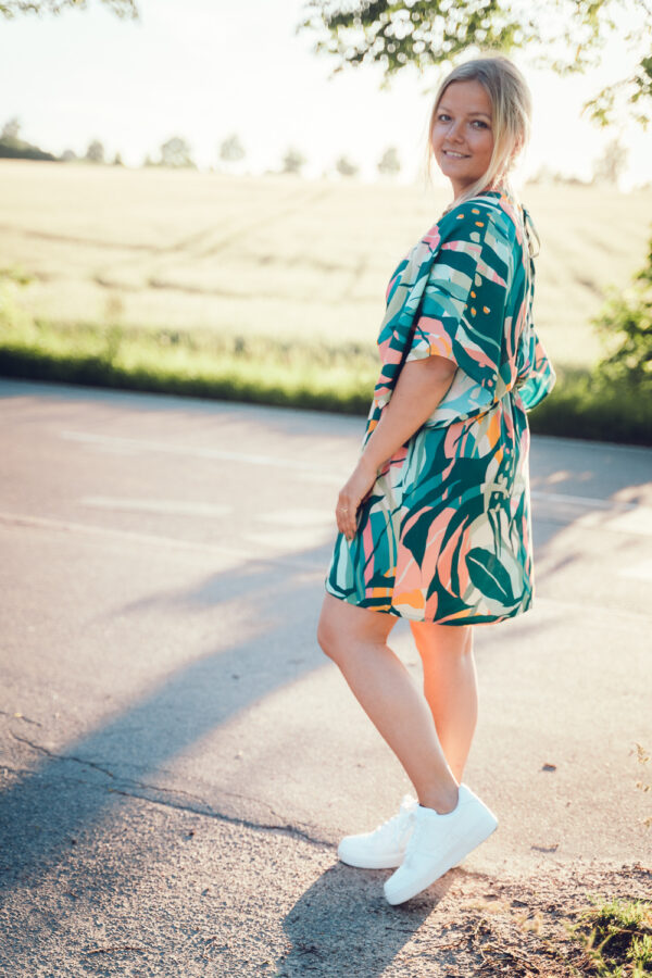 Kleid-Split-96 Kleid-Split-96