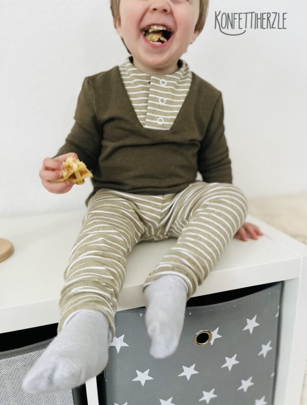 Konfetiherzle_Pullovrmiteinsatz_Leggings3 Kopie Konfetiherzle_Pullovrmiteinsatz_Leggings3 Kopie