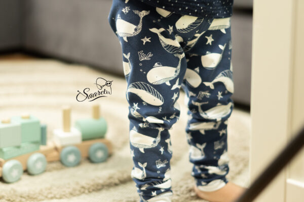Saarelii_holzknopf_Leggings Kopie Saarelii_holzknopf_Leggings Kopie