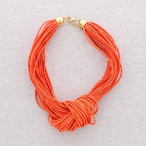 Mehrreihige, elastische Kette mit Knoten in Orange