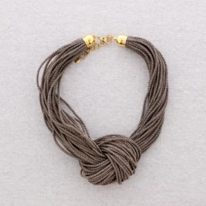 Mehrreihige, elastische Kette mit Knoten in Braun