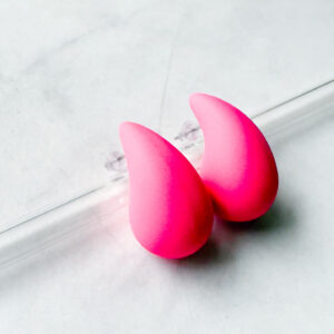 Moderne Chunky-Ohrringe in Neonpink