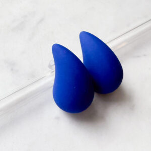 Moderne Chunky-Ohrringe in Royalblau